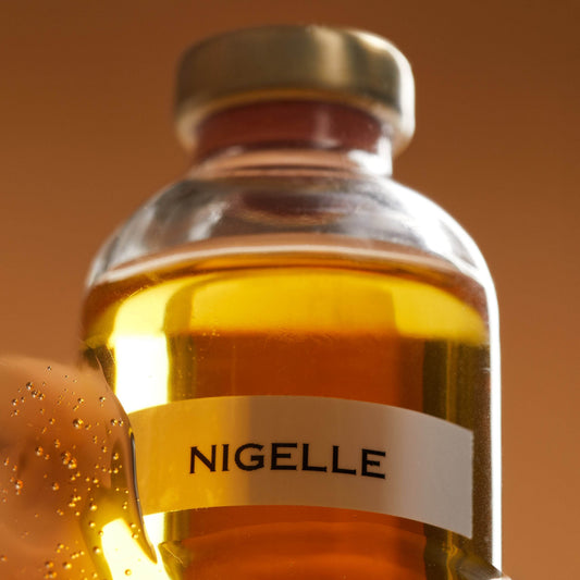 Huile de Nigelle : bienfaits, origine, et notre sélection